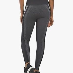 SPANX Seamless track stripe ankle length size‎ medium leggings NWT